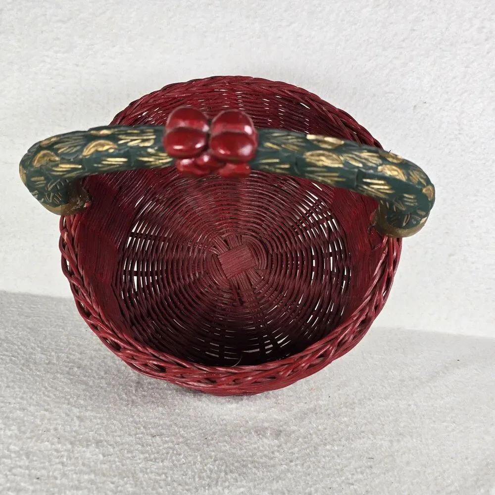 Red And Green Christmas Basket With Gold Handles 11x5 - Picture 7 of 8